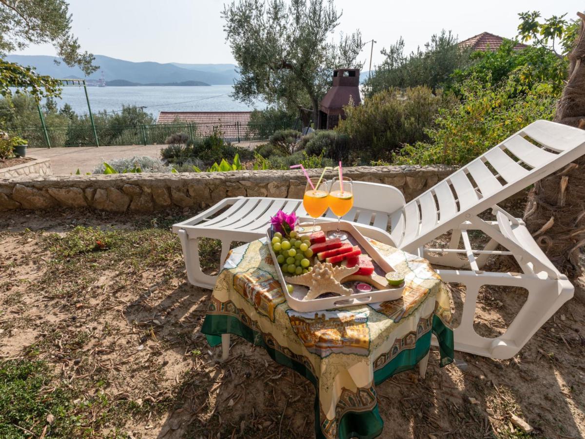Holiday Home Dubra By Interhome Komarna Eksteriør bilde