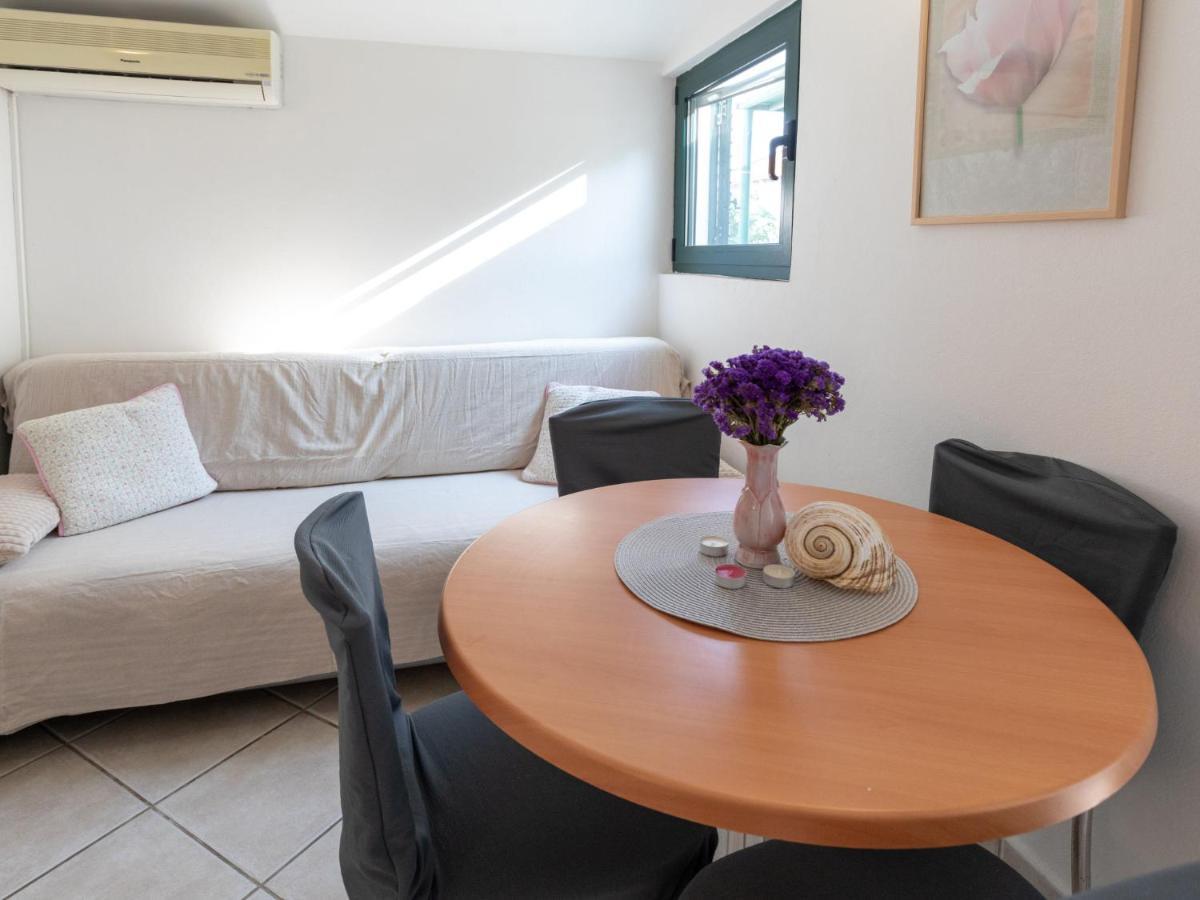 Holiday Home Dubra By Interhome Komarna Eksteriør bilde